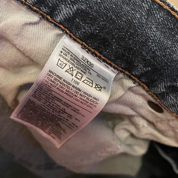 Old Navy Relaxed Slim Jeans - Picture 4 of 4